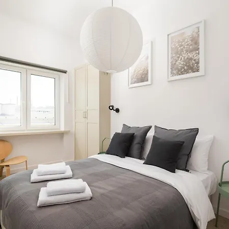 Plac Zbawiciela Glow By Bookinghost * ורשה