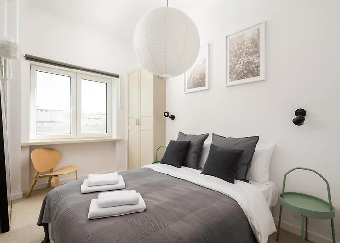 Plac Zbawiciela Glow By Bookinghost * Βαρσοβία