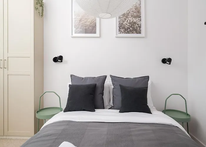 Διαμέρισμα Plac Zbawiciela Glow By Bookinghost