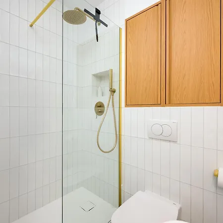 Plac Zbawiciela Glow By Bookinghost * Warszawa